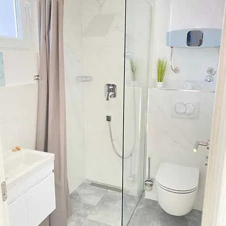 Modernes Mit Eigenem Pool Und Meerblick * 빌리제