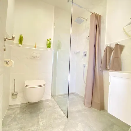 Modernes Mit Eigenem Pool Und Meerblick * 빌리제
